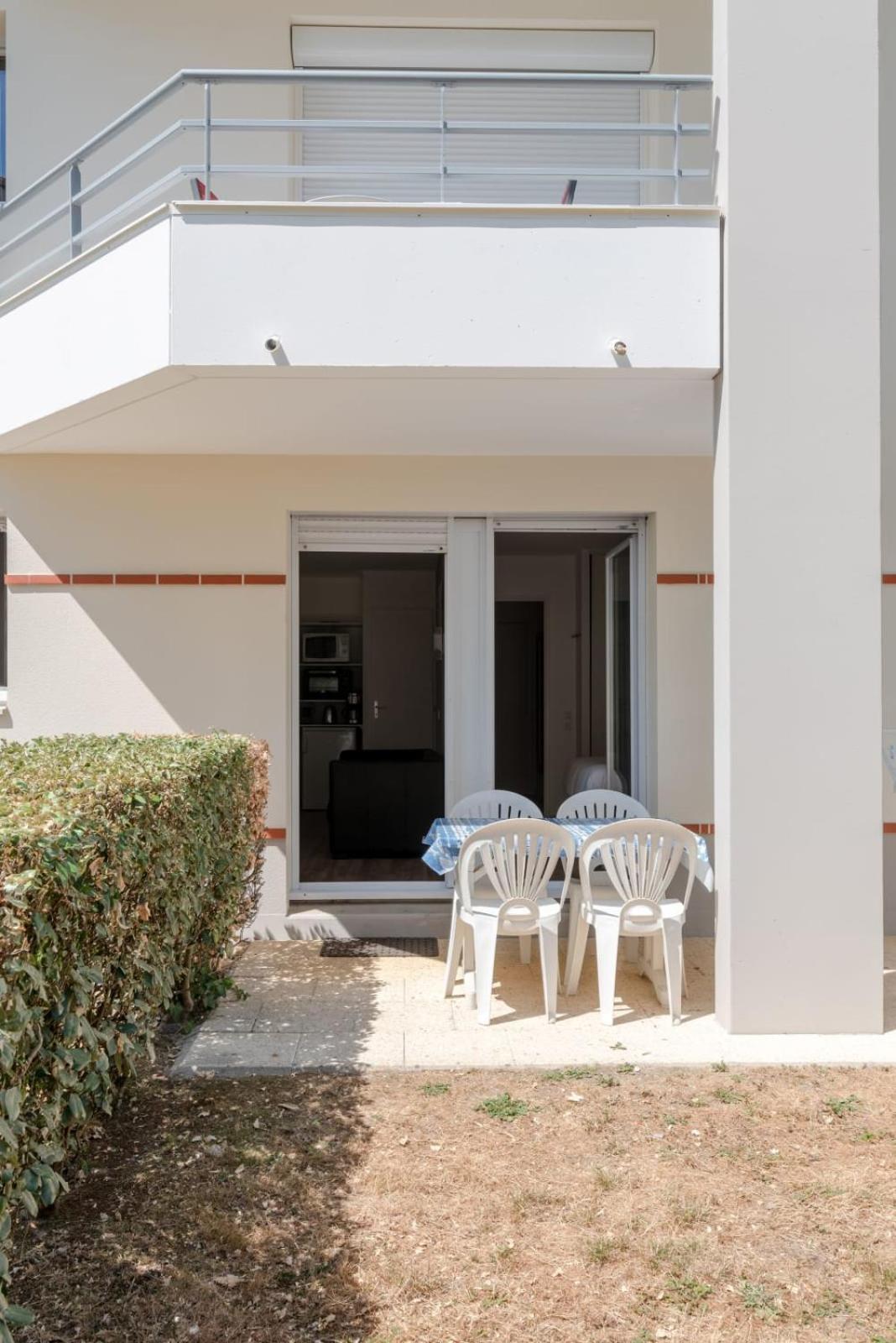 Appartement Bel Dans Avec Piscine *